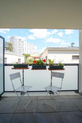 Nice 41 m quiet and new with terracepretty view